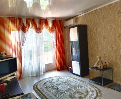 2-ком.кватира в Гудауте (в/ч Бомборы)